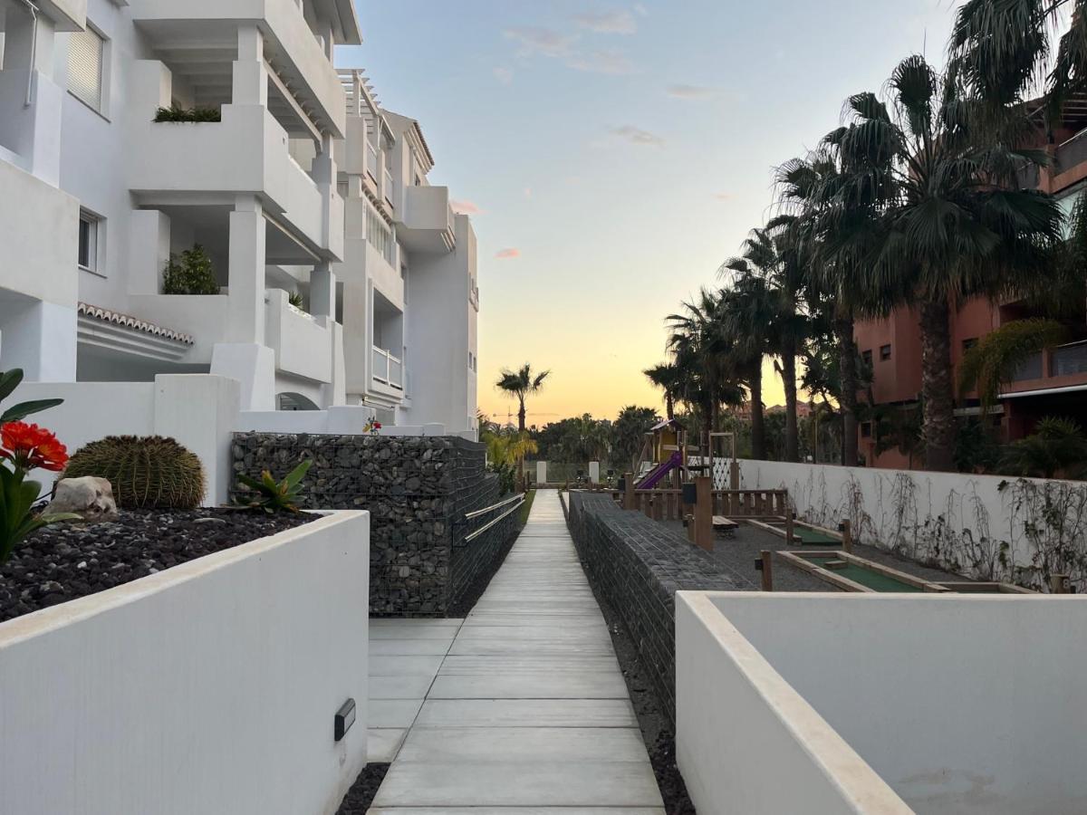 Villa Bobita-Marina Golf-Playa Granada โมตริล ภายนอก รูปภาพ